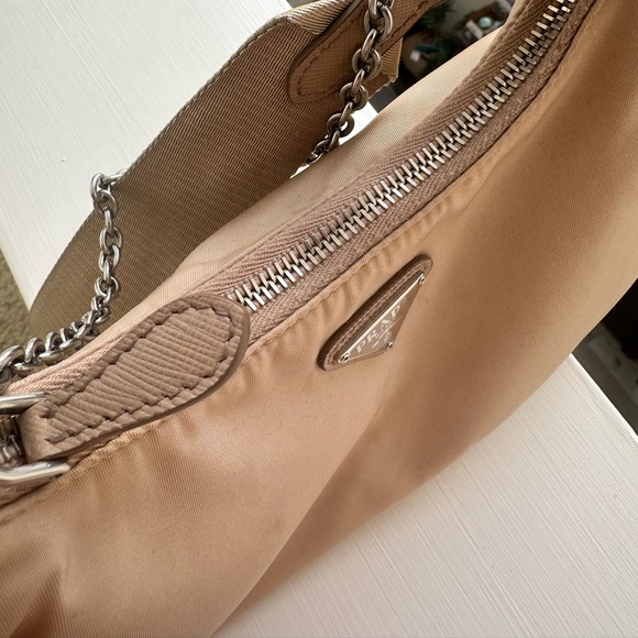 Prada Re-edition Nylon Crossbody bag, 2020, Desert beige color - Picture 3 of 13